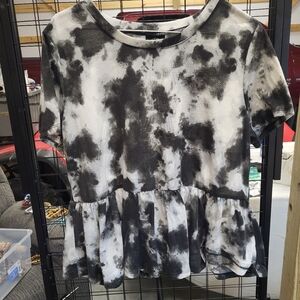 Bobeau Monochrome Tie-Dye Peplum Blouse